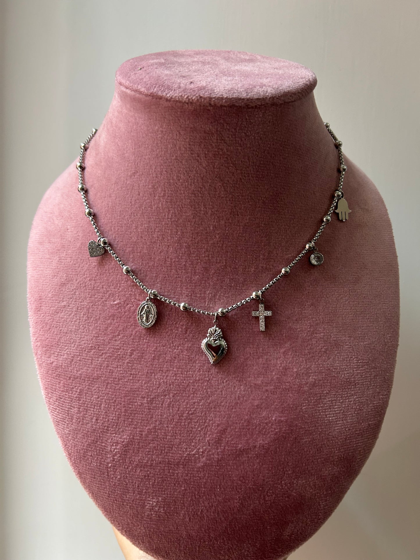 Collana charmi Sacra